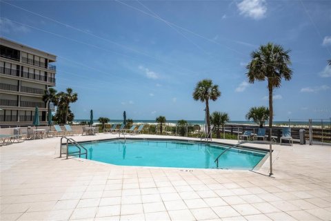 Condo in Saint Pete Beach, Florida, 2 bedrooms  № 1826458 - photo 30
