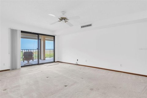 Condo in Saint Pete Beach, Florida, 2 bedrooms  № 1826458 - photo 10