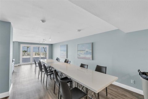 Condo in Saint Pete Beach, Florida, 2 bedrooms  № 1826458 - photo 27
