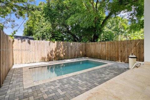 Townhouse in Miami, Florida 3 bedrooms, 188.68 sq.m. № 1994290 - photo 8