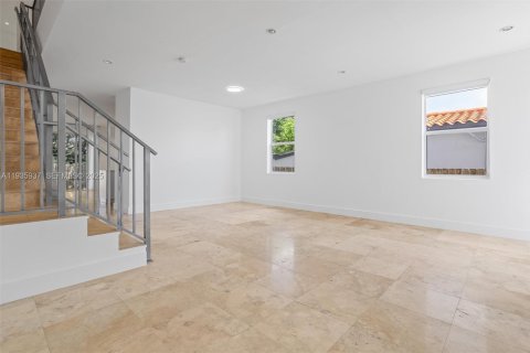 Townhouse in Miami, Florida 3 bedrooms, 188.68 sq.m. № 1994290 - photo 13