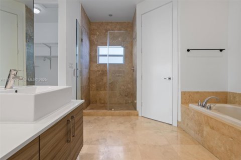 Townhouse in Miami, Florida 3 bedrooms, 188.68 sq.m. № 1994290 - photo 28