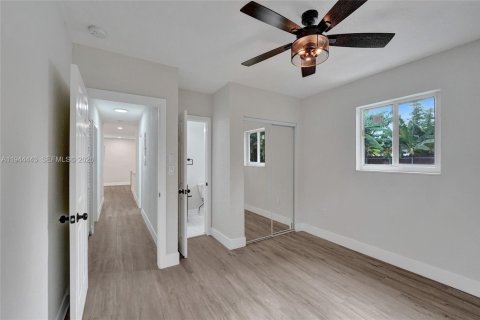 Casa en venta en Miami, Florida, 3 dormitorios, 94.02 m2 № 2001734 - foto 24