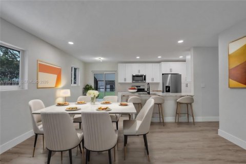 Casa en venta en Miami, Florida, 3 dormitorios, 94.02 m2 № 2001734 - foto 6