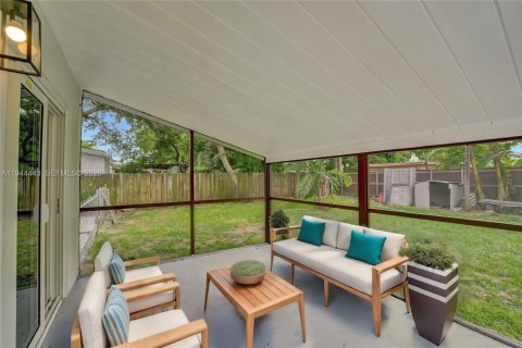 Casa en venta en Miami, Florida, 3 dormitorios, 94.02 m2 № 2001734 - foto 13