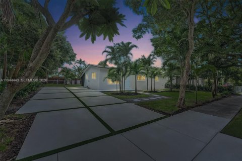 Casa en venta en Miami, Florida, 3 dormitorios, 94.02 m2 № 2001734 - foto 2
