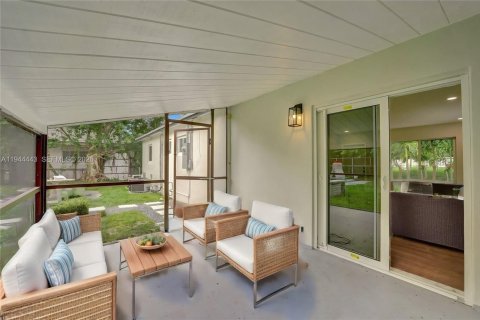 Casa en venta en Miami, Florida, 3 dormitorios, 94.02 m2 № 2001734 - foto 12