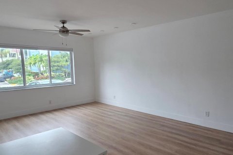 Condo in Fort Lauderdale, Florida, 1 bedroom  № 2178849 - photo 4