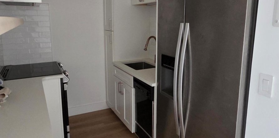 Condo in Fort Lauderdale, Florida, 1 bedroom  № 2178849