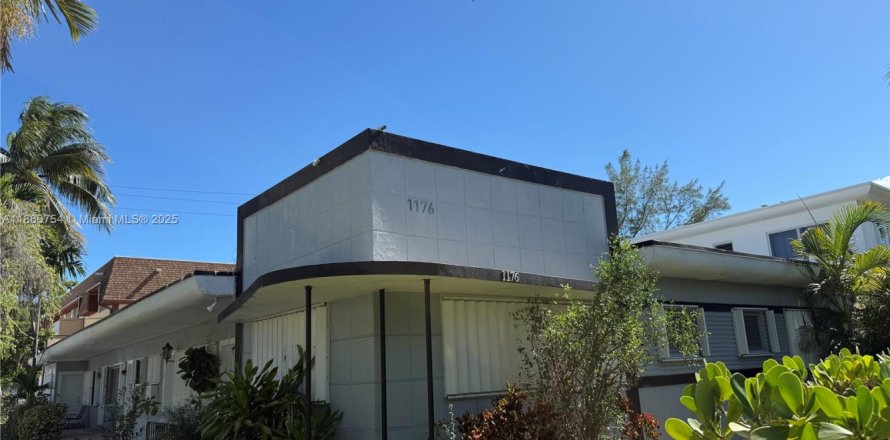 Villa ou maison à Miami Beach, Floride 1 chambre, 74.32 m2 № 1892397