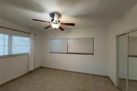 Villa ou maison à louer à Miami Beach, Floride: 1 chambre, 74.32 m2 № 1892397 - photo 14