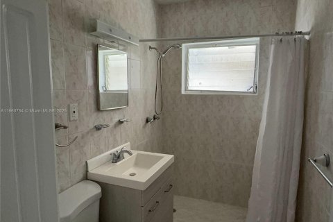 Villa ou maison à louer à Miami Beach, Floride: 1 chambre, 74.32 m2 № 1892397 - photo 12