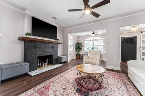 House in Orlando, Florida 4 bedrooms, 179.67 sq.m. № 1678160 - photo 10