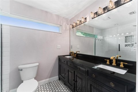 House in Orlando, Florida 4 bedrooms, 179.67 sq.m. № 1678160 - photo 23
