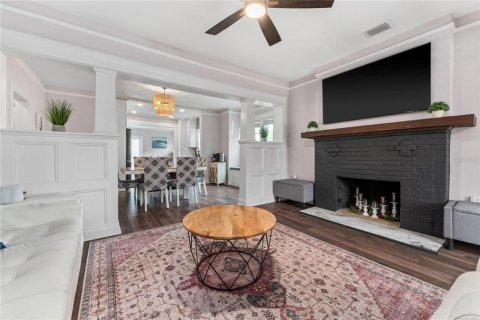 House in Orlando, Florida 4 bedrooms, 179.67 sq.m. № 1678160 - photo 8