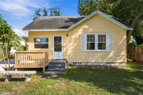 Casa en Saint Petersburg, Florida 4 dormitorios, 115.94 m2 № 2371587