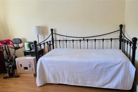 House in Miami, Florida 4 bedrooms, 172.61 sq.m. № 2010768 - photo 26