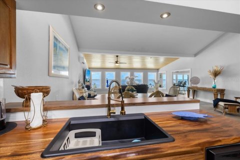 Villa ou maison à vendre à Hernando Beach, Floride: 3 chambres, 261.24 m2 № 2319212 - photo 16