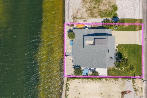 Villa ou maison à vendre à Hernando Beach, Floride: 3 chambres, 261.24 m2 № 2319212 - photo 7