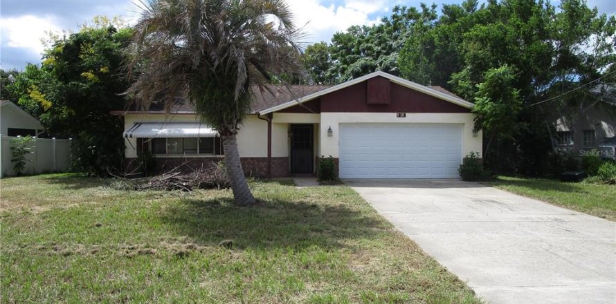 Casa en Spring Hill, Florida 3 dormitorios, 107.4 m2 № 2385721