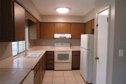 Casa en venta en Spring Hill, Florida, 3 dormitorios, 107.4 m2 № 2385721 - foto 2