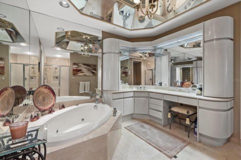 Condo in Longboat Key, Florida, 2 bedrooms  № 1648297 - photo 16