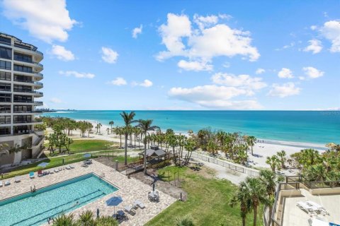 Condo in Longboat Key, Florida, 2 bedrooms  № 1648297 - photo 1