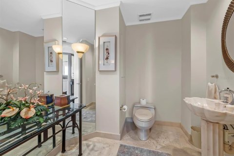 Condo in Longboat Key, Florida, 2 bedrooms  № 1648297 - photo 21