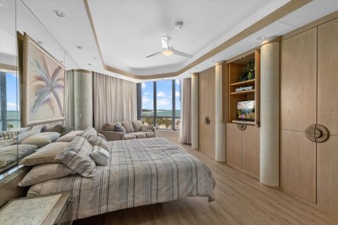 Condo in Longboat Key, Florida, 2 bedrooms  № 1648297 - photo 13
