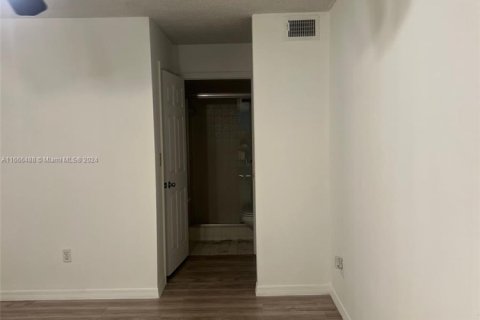 Купить кондоминиум в Майами, Флорида 2 спальни, 98.48м2, № 2088856 - фото 7