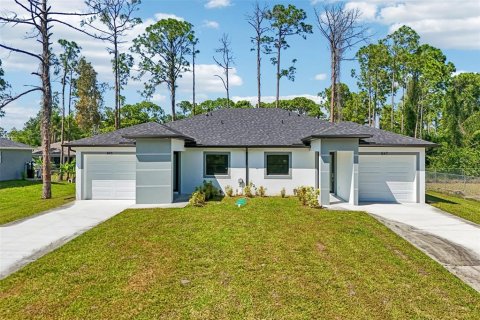 Commercial property in Lehigh Acres, Florida 6 bedrooms, 216.65 sq.m. № 2113561 - photo 26