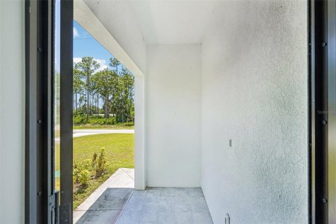 Commercial property in Lehigh Acres, Florida 6 bedrooms, 216.65 sq.m. № 2113561 - photo 29