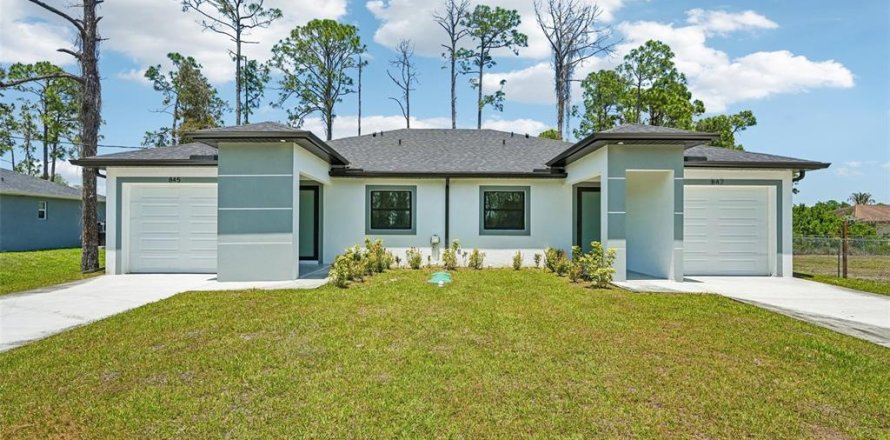 Commercial property in Lehigh Acres, Florida 6 bedrooms, 216.65 sq.m. № 2113561