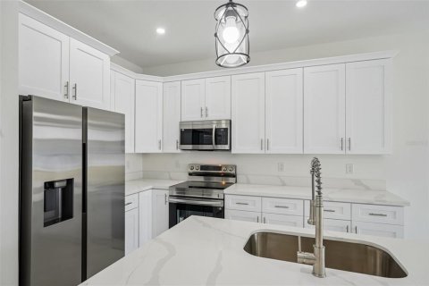 Commercial property in Lehigh Acres, Florida 6 bedrooms, 216.65 sq.m. № 2113561 - photo 7