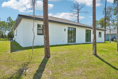 Commercial property in Lehigh Acres, Florida 6 bedrooms, 216.65 sq.m. № 2113561 - photo 24
