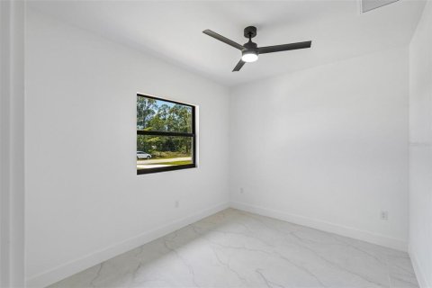 Commercial property in Lehigh Acres, Florida 6 bedrooms, 216.65 sq.m. № 2113561 - photo 19