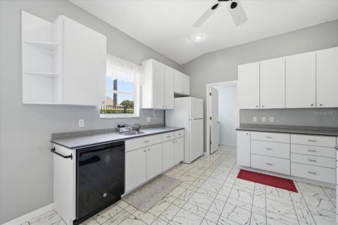 Casa en venta en Lutz, Florida, 2 dormitorios, 178.19 m2 № 2202489 - foto 7