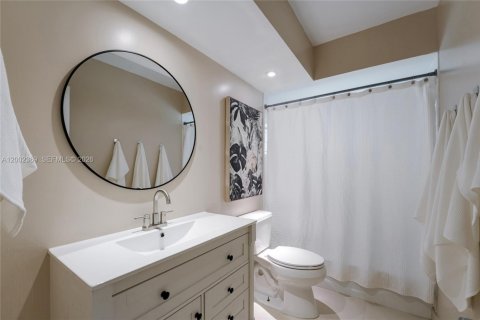 Villa ou maison à vendre à Miami, Floride: 3 chambres, 148.18 m2 № 2066539 - photo 8