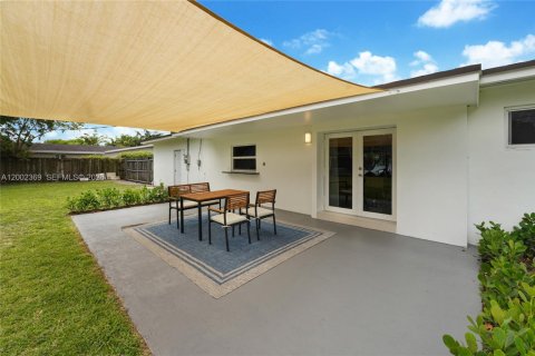 Villa ou maison à vendre à Miami, Floride: 3 chambres, 148.18 m2 № 2066539 - photo 19