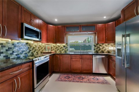 Villa ou maison à vendre à Miami, Floride: 3 chambres, 148.18 m2 № 2066539 - photo 23