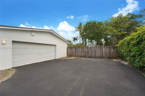 Villa ou maison à vendre à Miami, Floride: 3 chambres, 148.18 m2 № 2066539 - photo 28