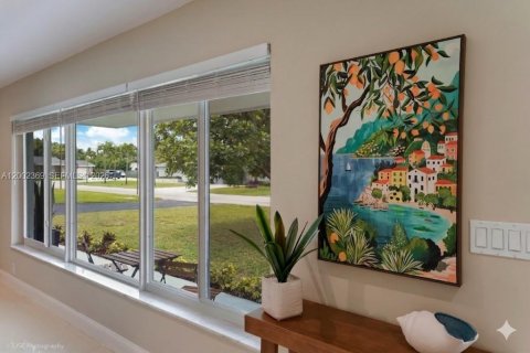 Villa ou maison à vendre à Miami, Floride: 3 chambres, 148.18 m2 № 2066539 - photo 11