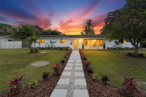 Villa ou maison à vendre à Miami, Floride: 3 chambres, 148.18 m2 № 2066539 - photo 1