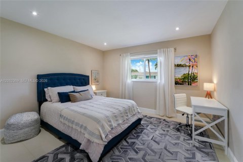 Villa ou maison à vendre à Miami, Floride: 3 chambres, 148.18 m2 № 2066539 - photo 14
