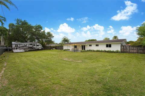 Villa ou maison à vendre à Miami, Floride: 3 chambres, 148.18 m2 № 2066539 - photo 5
