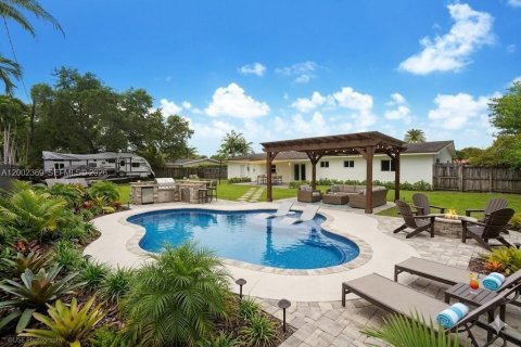 Villa ou maison à vendre à Miami, Floride: 3 chambres, 148.18 m2 № 2066539 - photo 6