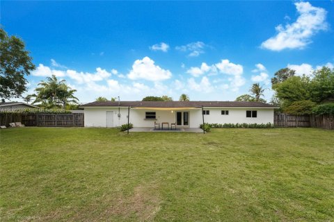 Villa ou maison à vendre à Miami, Floride: 3 chambres, 148.18 m2 № 2066539 - photo 16