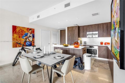 Condo in Miami, Florida, 1 bedroom  № 1889305 - photo 6