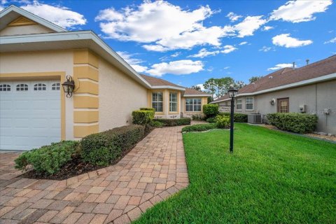 House in Ocala, Florida 2 bedrooms, 146.6 sq.m. № 2349180 - photo 2