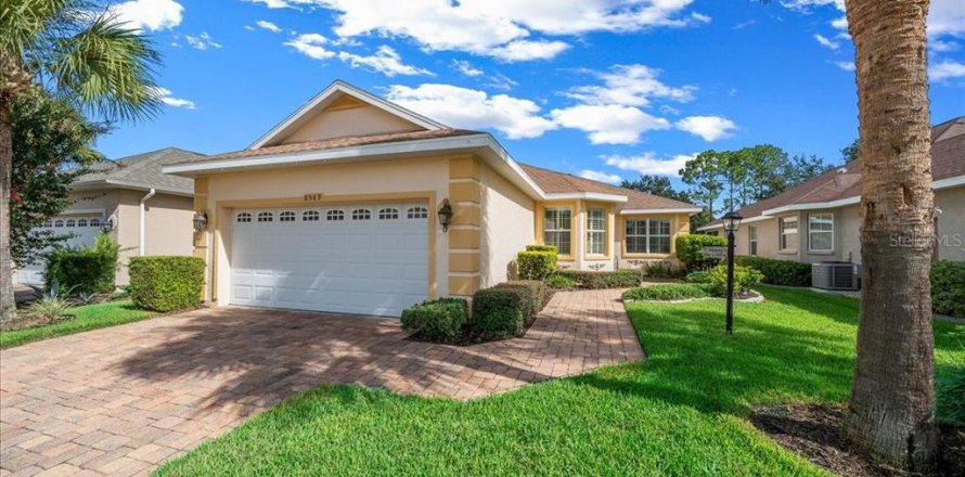 House in Ocala, Florida 2 bedrooms, 146.6 sq.m. № 2349180